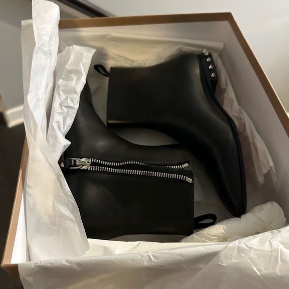 Christian Louboutin Roadirik Donna Leather Booties size 40 - Picture 3 of 9